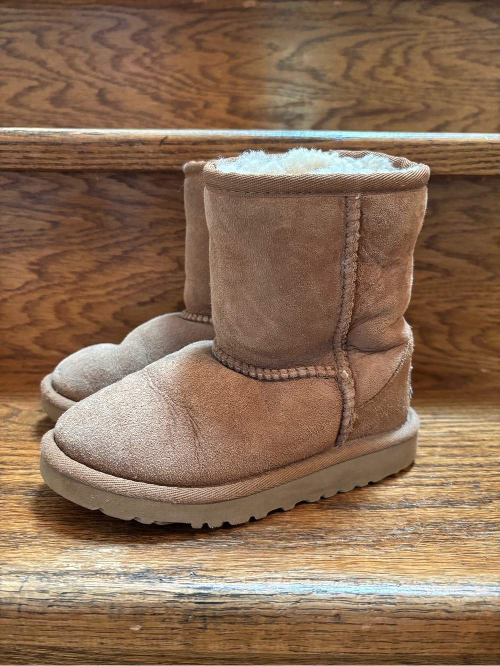 UGG Chestnut Suede Short Shearling Boots Kids size 11